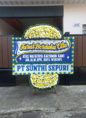 Papan Bunga Duka di Pringgarata