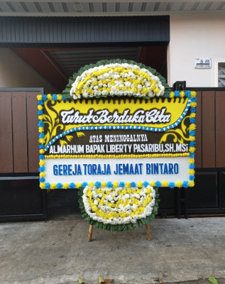 Papan Bunga Duka di Pringgarata