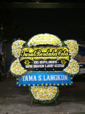 Papan Bunga Duka di Pringgarata